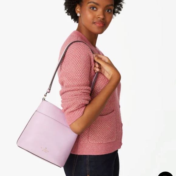 Kate Spade Leila Small Bucket Bag
COLOR:
Quartz Pink
NWT - Picture 2 of 16